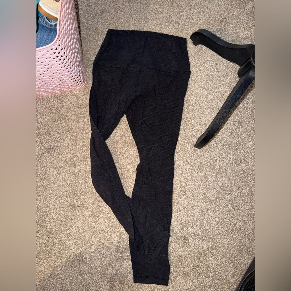 black patterned Lululemon leggings